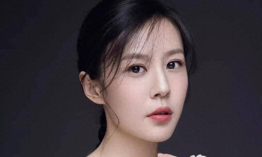 Tiga Bulan Tidak Update Media Sosial, Netizen China Khawatir Artis Ini Menghilang