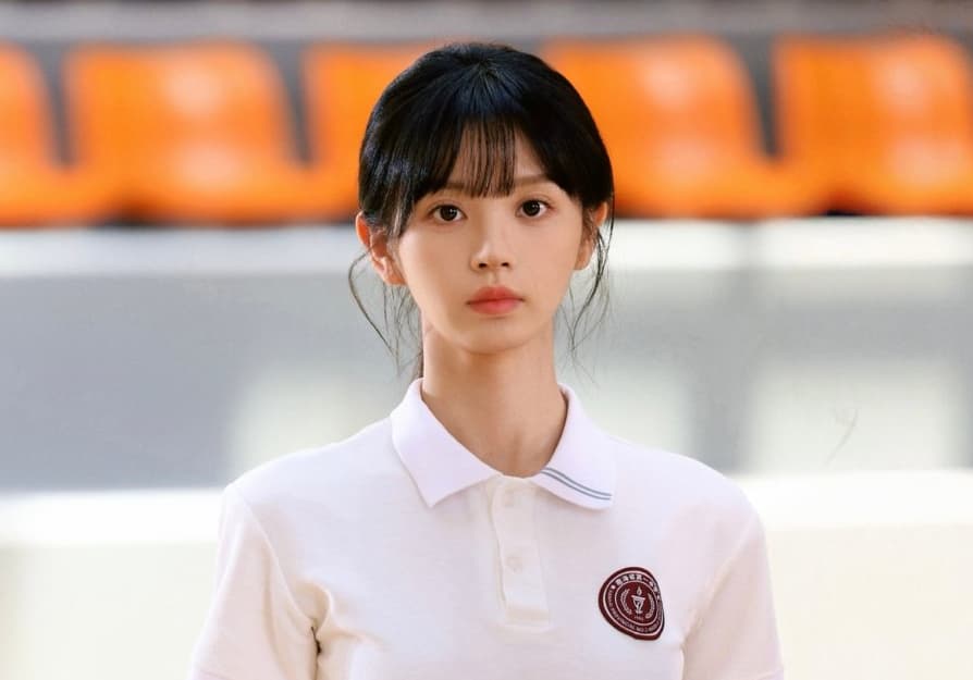 Tian Xiwei Asked Fans Three Times Not to Resell Her Signed Photos, but Some Quickly Appeared Online