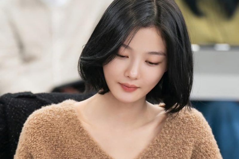 Netizen Tiongkok Ramai Bahas Dugaan Kim Yoo-jung Dilecehkan Pendiri Brand Mewah Italia di Premiere Film Hong Kong, Belum Ada Tanggapan Resmi